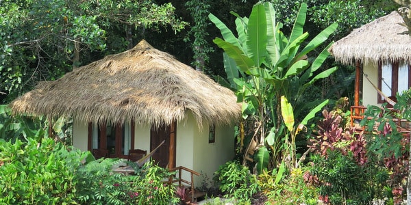 oasis-bungalows-lonely-beach