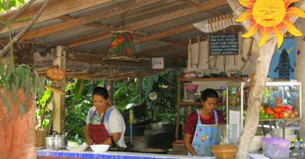 Blues Blues Art and Food-Koh Chang Restaurants
