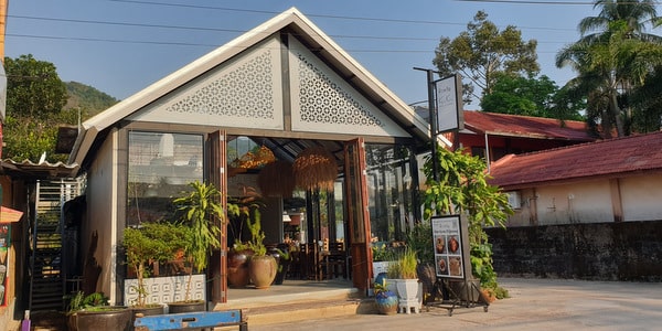 exterior day khao kham kai bae beach restaurants koh chang