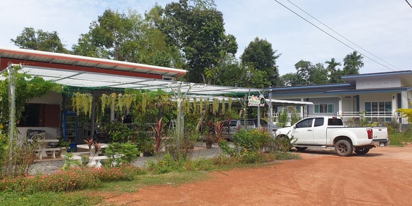 exterior ban chor chamuang east coast restaurants koh chang