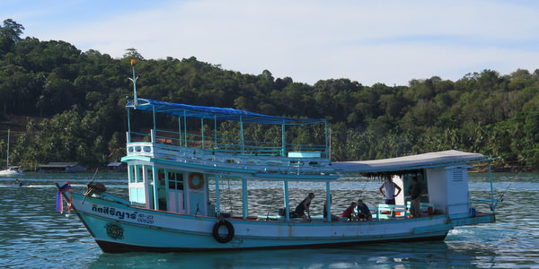 wooden fishing boat rodjanaphan tours koh chang