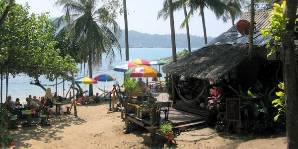 restaurants by sea hat sai noi beach koh chang