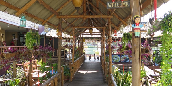 entrance iyara seafood klong prao beach koh chang
