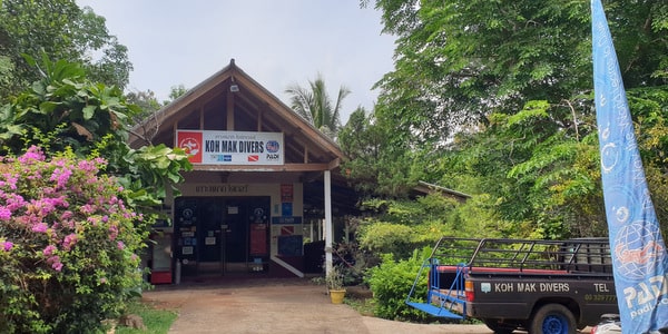 shop front koh mak divers
