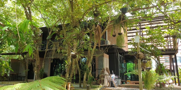main building joes corner koh mak