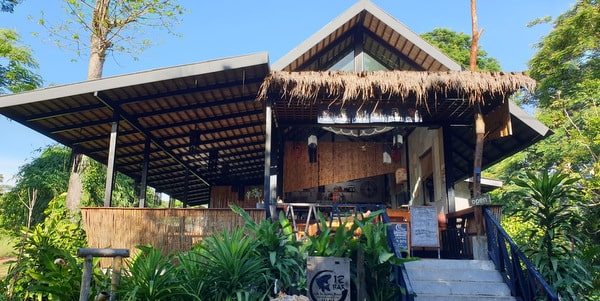 front 12 bar restaurant koh mak