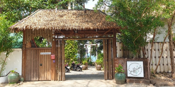 entrance saffron on the sea pearl beach restaurants koh chang