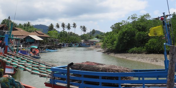 salak phet koh chang village
