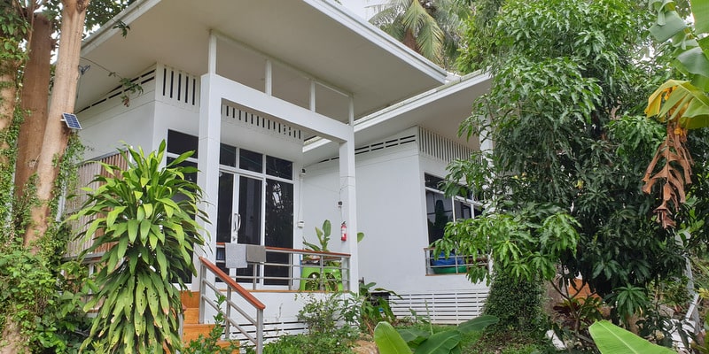 superior rooms hostel sports bar koh chang